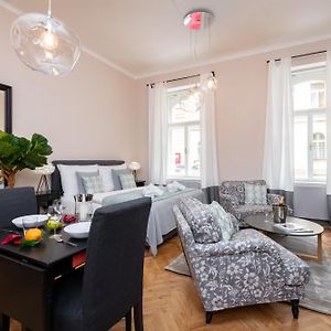 EMPIRENT Garden Suites